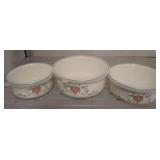 GROUP METAL BOWLS W/ LIDS