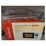 SUNBEAM COUNTERTOP MICROWAVE, ROAD WARRIOR DOLLEY