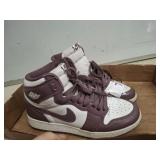 NIKE AIR SIZE 7Y SHOES