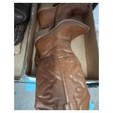 SIZE 40 LADYS ZIP UP BOOTS