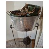 BEVERAGE BUCKET WITH PLANTERS