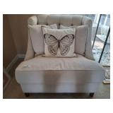 WIDE BERTH ARM CHAIR WITH PILLOWS