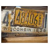 ASSORTED VINTAGE LICENSE PLATES