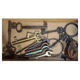ANTIQUE KEYS AND PADLOCK
