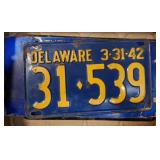 ASSORTED VINTAGE LICENSE PLATES