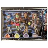 MONSTER HIGH GHOULS NIGHT OUT DOLL SET