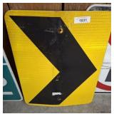 DIRECTIONAL ARROW ROAD SIGN  18X24