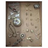 ASSORTED GOLD TONE AND GOLD FILLED JEWELRY