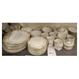 SIGNATURE COLLECTION QUEEN ANNE DISH SET