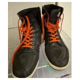IRON JIAS SIZE 10 BOOTS