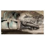 ASSORTED THROWS, PLUSH