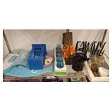 GROUP OF ASSORTED Dï¿½COR, CANDLE STAND, BATH MATS