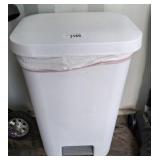 HANDS FREE PLASTIC TRASH CAN