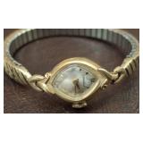 CARVELLE LADYS WATCH 14K