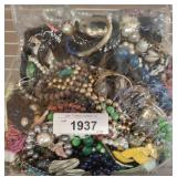 BAG OF COSTUME JEWELRY