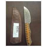 DAMASCUS STYLE HUNTING KNIFE IN SHEATH