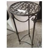 METAL PLANT STAND