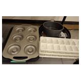 GROUP LOT OF MISC, ICE CUBE TRAYS,SKILLET,MUFFIN