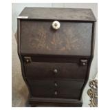SMALL 3 DRAWER SLANT FRONT DESK
