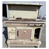 VINTAGE BAKEWELL CAST ENAMEL STOVE 42X26X54