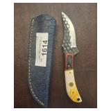 DAMASCUS STYLE HUNTING KNIFE IN SHEATH