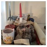 PLASTIC TRAY OF CANDLES AND DECOR