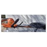 BLACK AND DECKER HEDGE TRIMMER