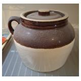 SALT GLAZED CROCK WITH LID 7IN