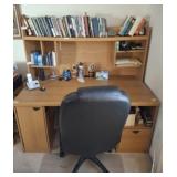 MODERN COMPUTER DESK-CONTENTS NOT INCLUDED**