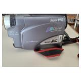 JVC HAND HELD CAM CORDER