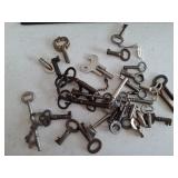 VINTAGE KEYS