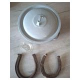 VINTAGE HORSE SHOES AGATE POT