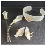 LUCITE PIN, BRACELETE AND EARRINGS