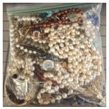 BAG OF COSTUME JEWELRY