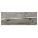 DIAMOND PLATE TRUCK TOOLBOX