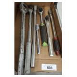 RATCHETS AND BREAKER BAR