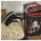SHELL BAG, GLOVES AND TERRIFIER FIGURINE LAMP