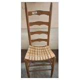 SLAT BOTTOM LADDER BACK CHAIR