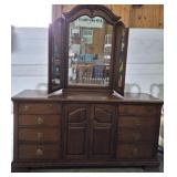 8 DRAWER 2 DOOR DRESSER W/ MIRROR