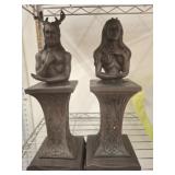 2 PC DECORATIVE STATUES DEMONIC, ONE IS DAMAGED