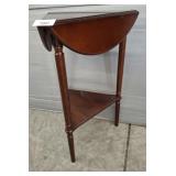 DROP LEAF ACCENT TABLE 3 SIDED 18X18X26
