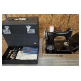 SINGER SEWING MACHINE FEATHERWEIGHT