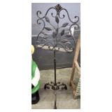 DECORATIVE METAL MUSIC STAND