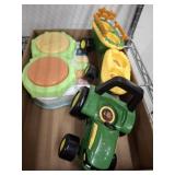 JOHN DEERE, KIDS TOY