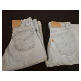 VINTAGE LEVI JEANS 23? SIZE IS UNKNOWN