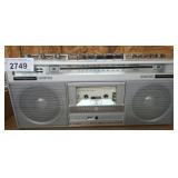 GE AMFM CASSETTE PLAYER