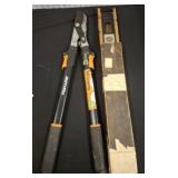 FISKARS LIMB CUTTING SHEARS, LEVEL