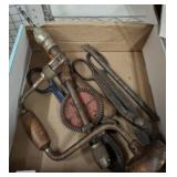 TRAY OF MISC HAND TOOLS, CUTTING SHEARS