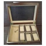 JEWELRY BOX WATCH DISPLAY WITH KEY
