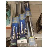 GROUP OF MICHELIN CYCLONE WIPER BLADES 17IN